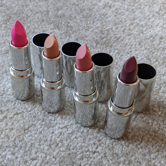 Never used makeup- blushes and lipsticks - Picture 3 of 3